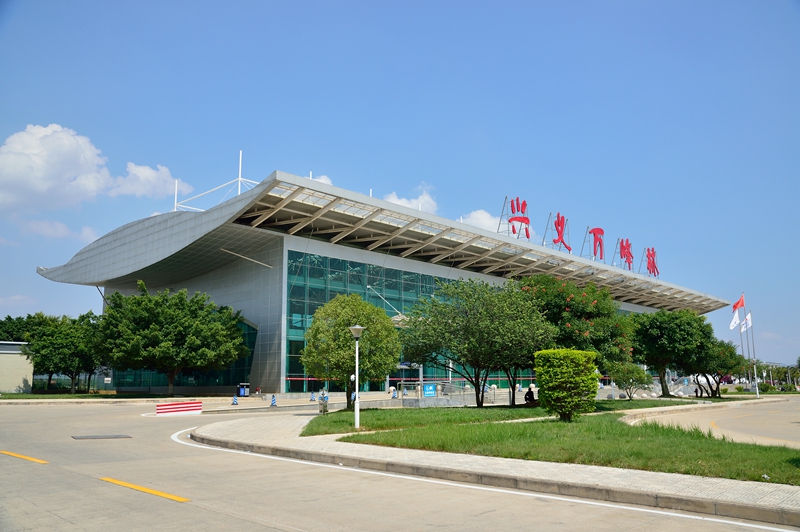 興義萬峰林機(jī)場(chǎng)廣告