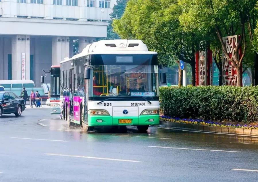 武漢公交車(chē)身廣告